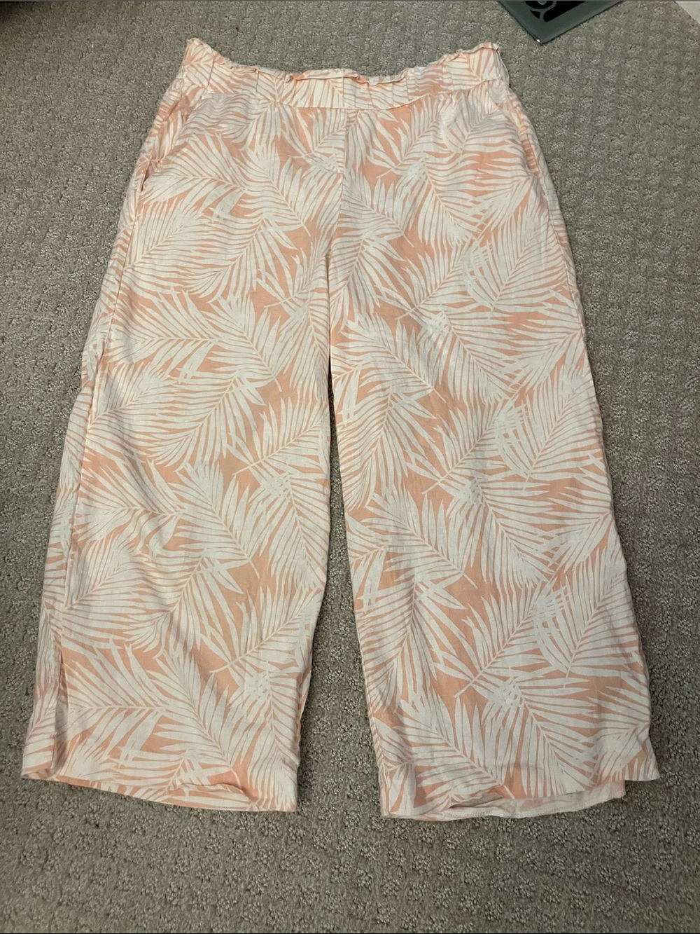 Tropical Leaf Peach Capri Pants